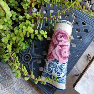 Needle Point Wall Pocket Velvet Metal Hanger